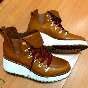 Cole haan snow boots size 5.5